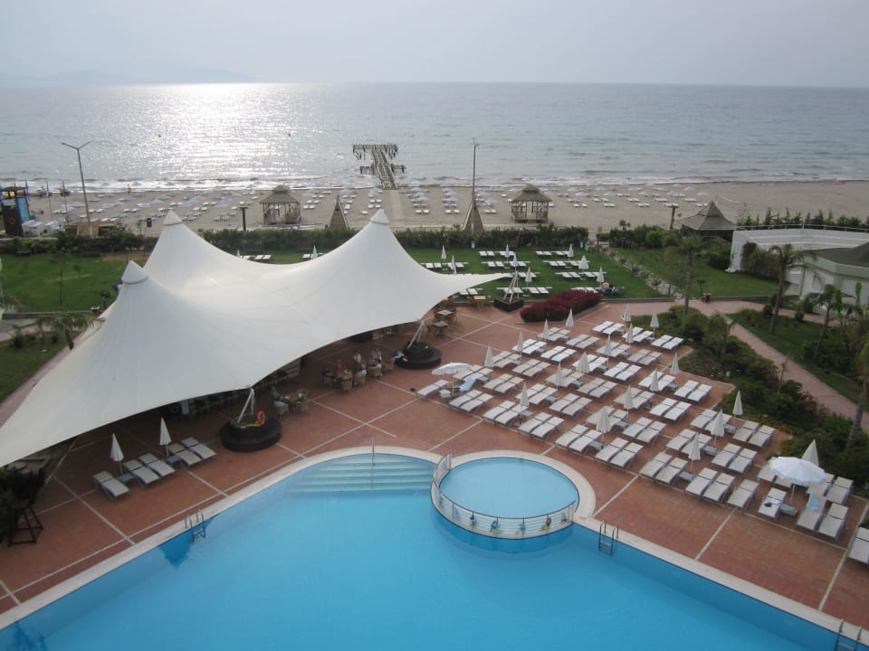 Pool & Poolbar Grand Belish Resort Hotel & Spa