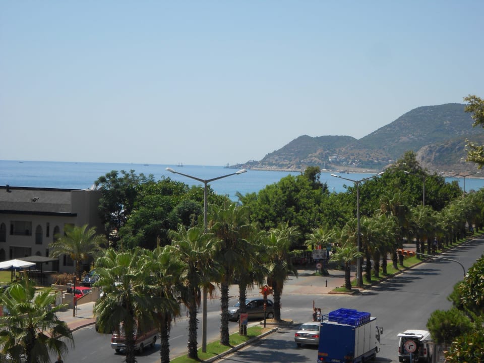 Widok na morze i ulicę Tac Premier Hotel & Spa