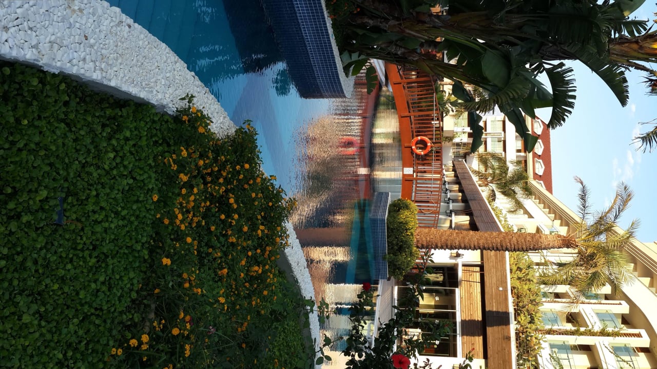  Brücke an die Terrasse des Hotelrestaurants Sunis Evren Beach Resort Hotel & Spa