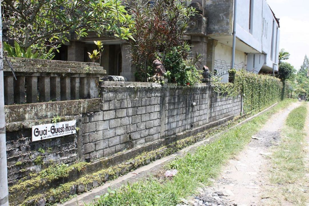 Weg zum Guci Guesthouse Guci Guesthouses