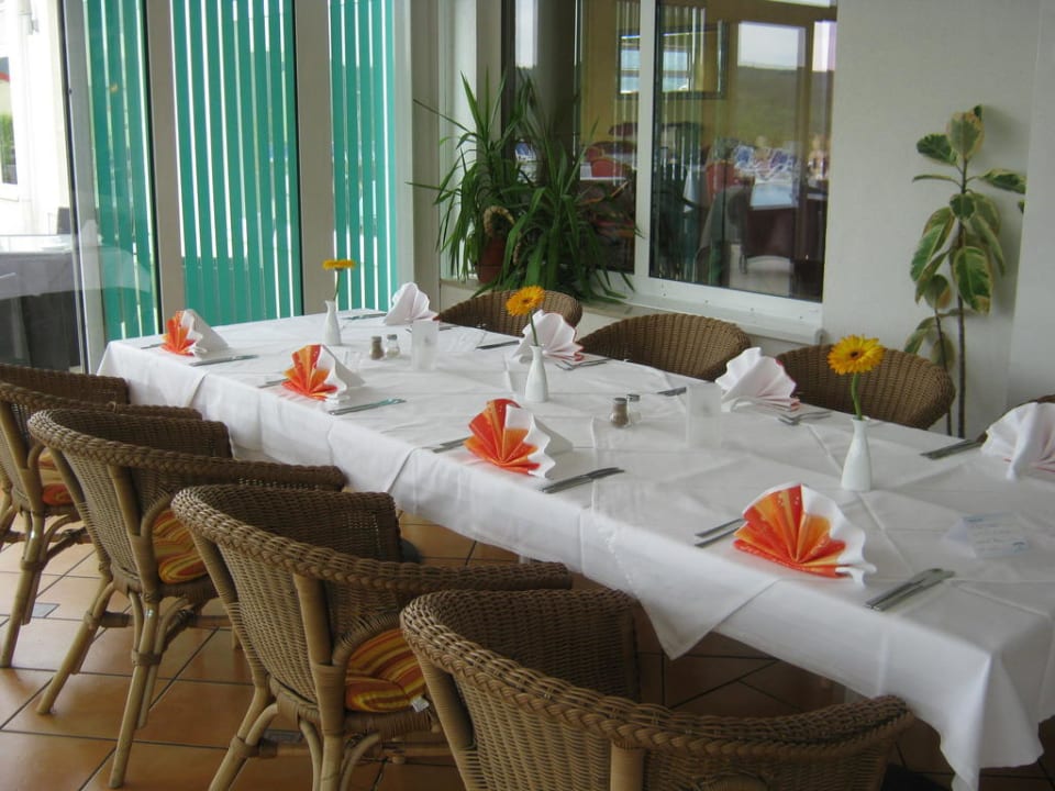 Tisch im Wintergarten Fair Resort