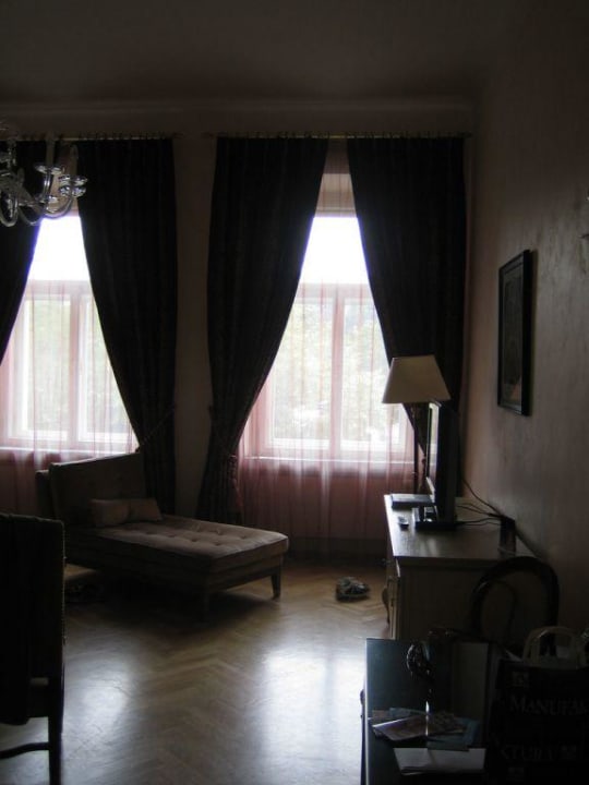 Blick von Flur ins Wohnzimmer The Mozart Prague - Preferred Hotels & Resorts
