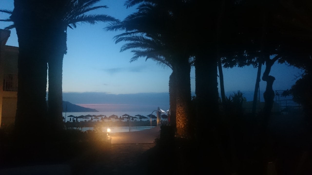 Gartenanlage HARPIN Happy Days Beach Hotel