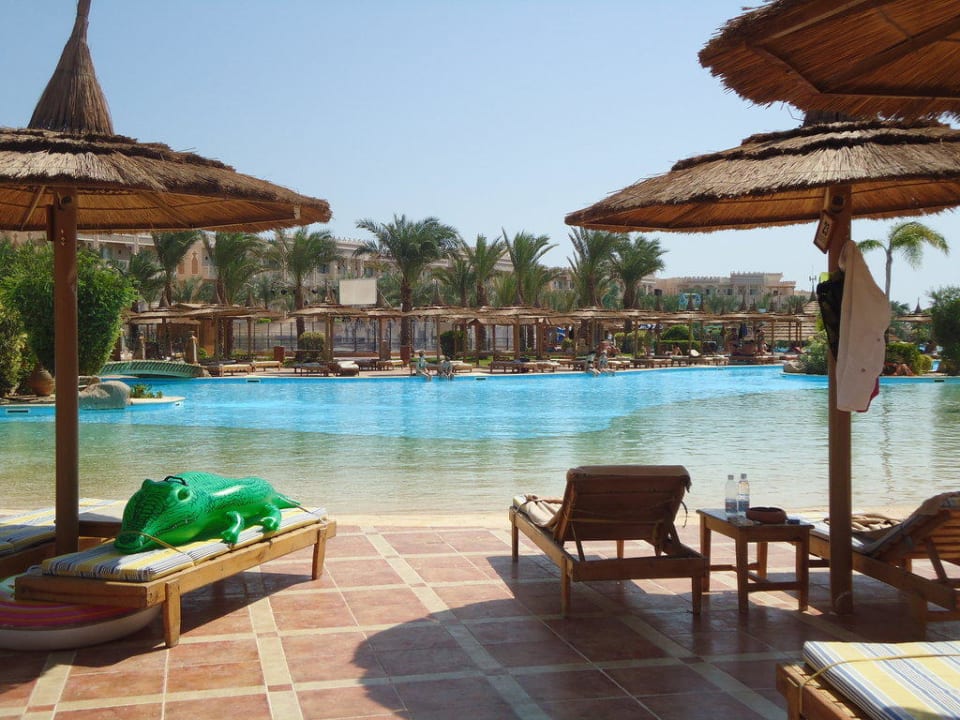 Netter Pool Pickalbatros Palace Resort