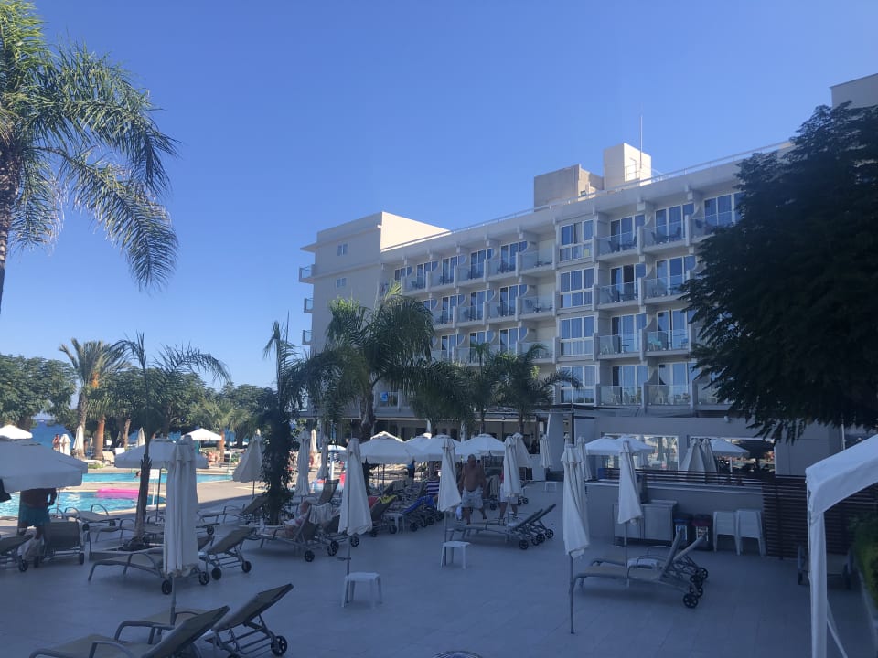 Außenansicht Pernera Beach Hotel