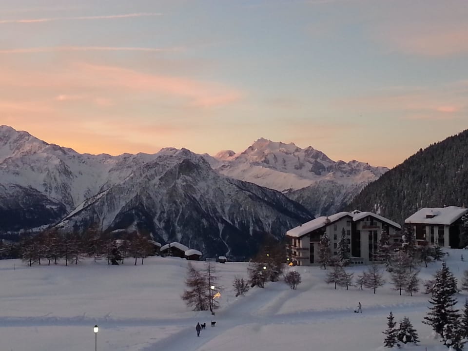 Ausblick Berge Hotel Art Furrer