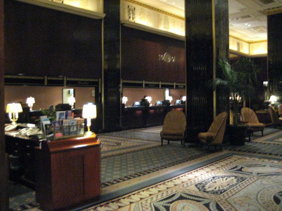 Blick auf die Rezeption The Waldorf Astoria New York