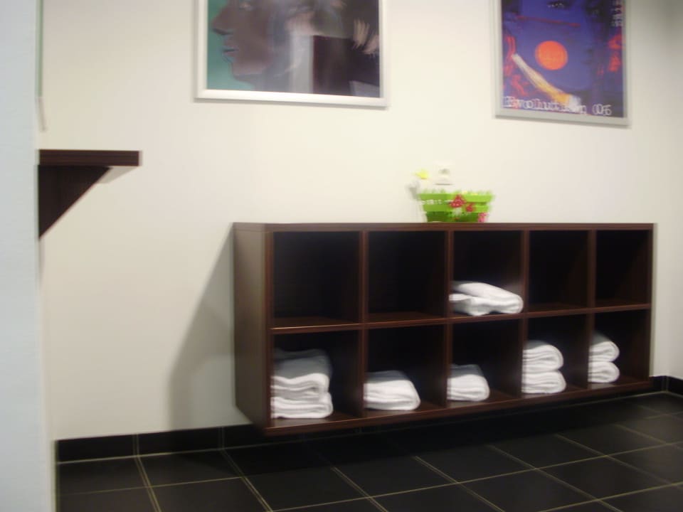 Ablagefächer im Saunabereich Best Western Plus Amedia Wien