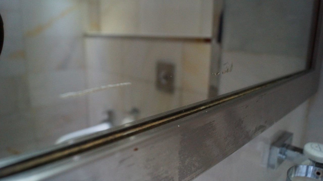 Dirty bathroom Golden Tulip Media Hotel