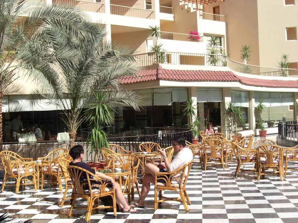 Aussichtsterrasse bei der Lobby Sea Star Beau Rivage
