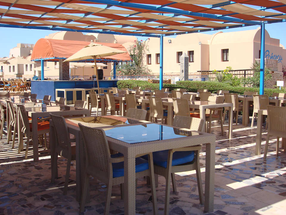 Gastro Rohanou Beach Resort