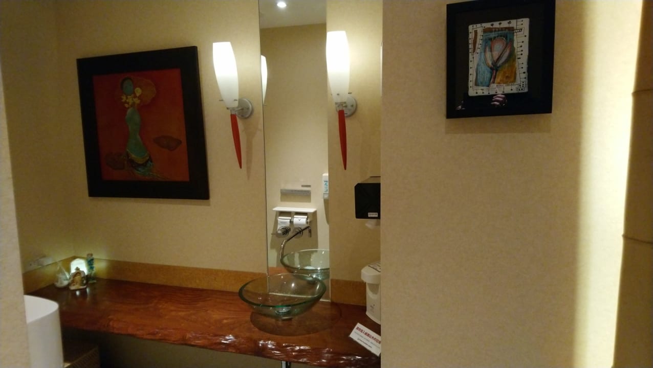 Lobby Hotel Palm Royal Naha