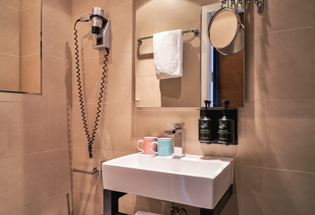 Zimmer Max Brown Hotel Museum Square, part of Sircle Collection