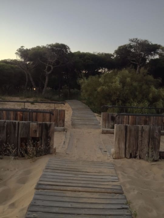 Weg vom Strand zum Hotel TUI BLUE Isla Cristina Palace