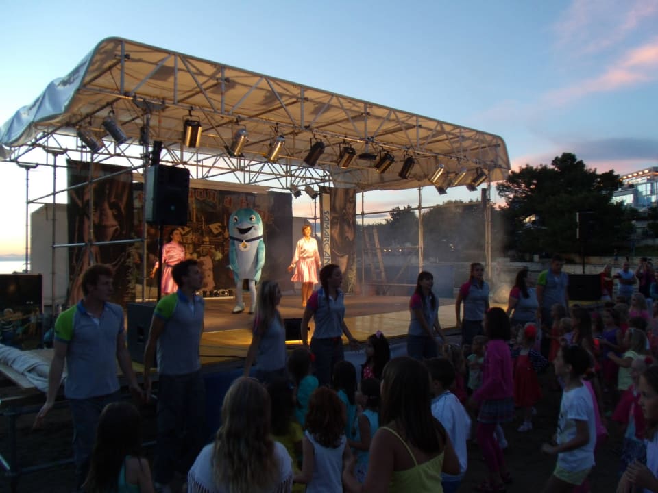 Disney-Show am Strand Hotel Albatros Plava Laguna