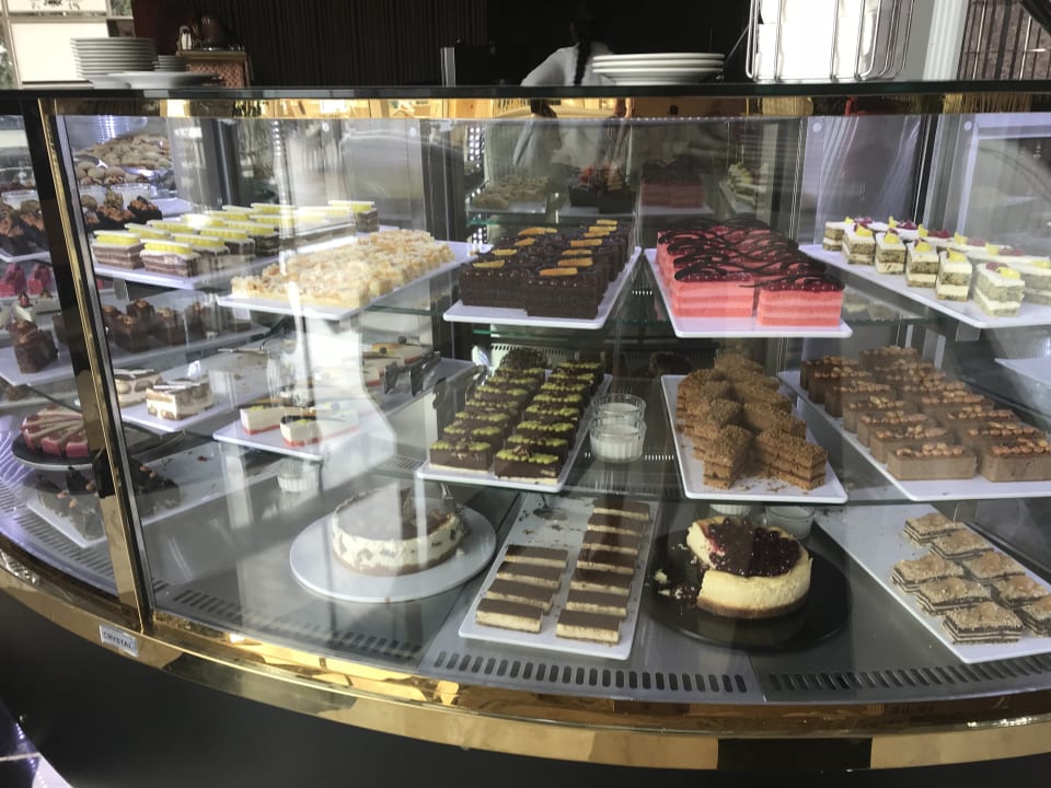 Gastro Azura Deluxe Resort & Spa Hotel