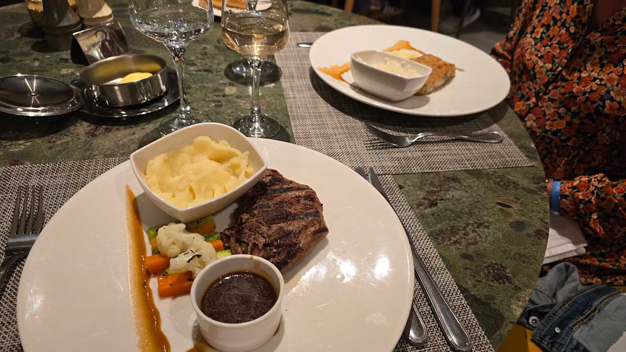 Gastro JAZ Elite Casa del Mar Beach