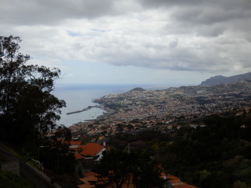Blick auf Funchal Hotel Casa Velha do Palheiro