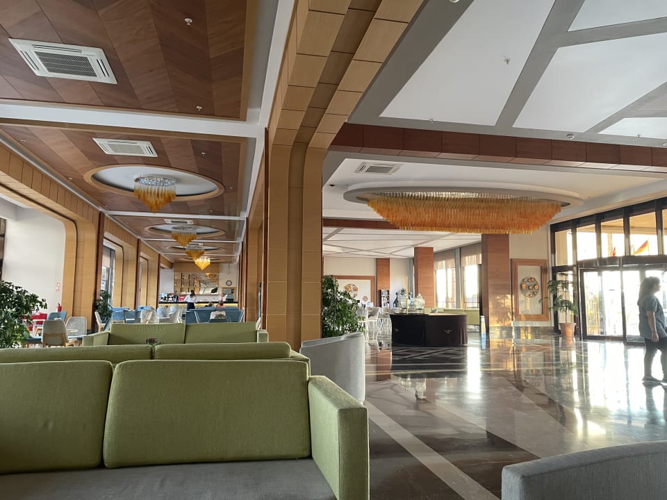 Lobby Glamour Resort & Spa