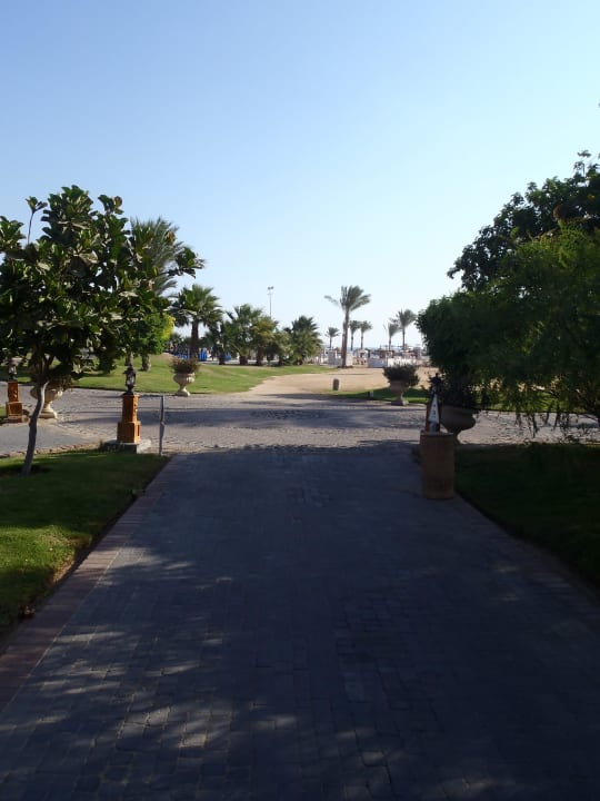 Weg zum Strand Steigenberger ALDAU Beach Hotel