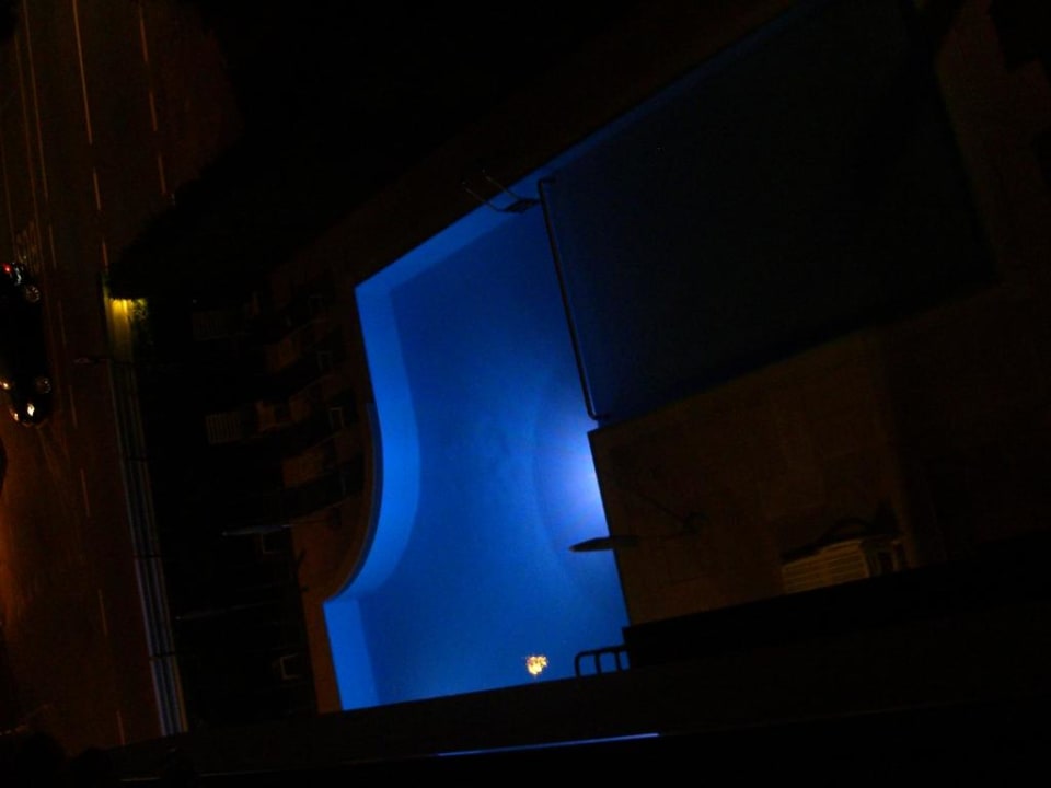 Pool bei Nacht mit Beleuchtung  Hotel Idania