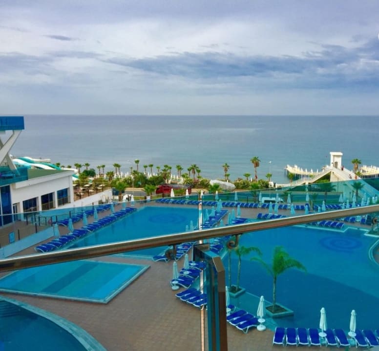 Ausblick Vikingen Infinity Resort & Spa