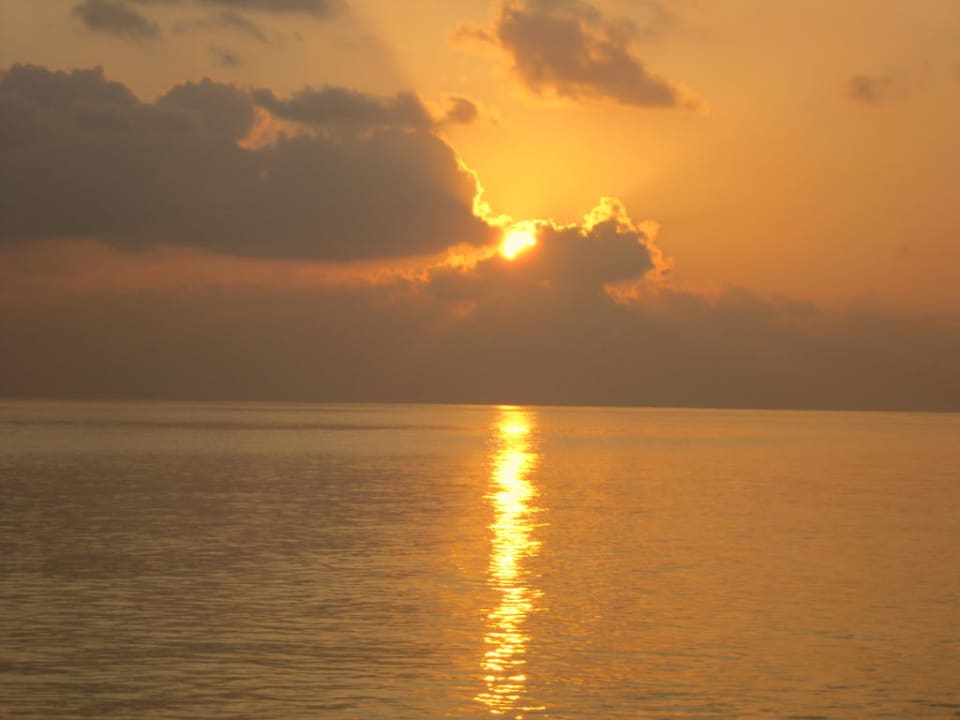 Sonnenuntergang Palm Beach Resort & Spa Maldives
