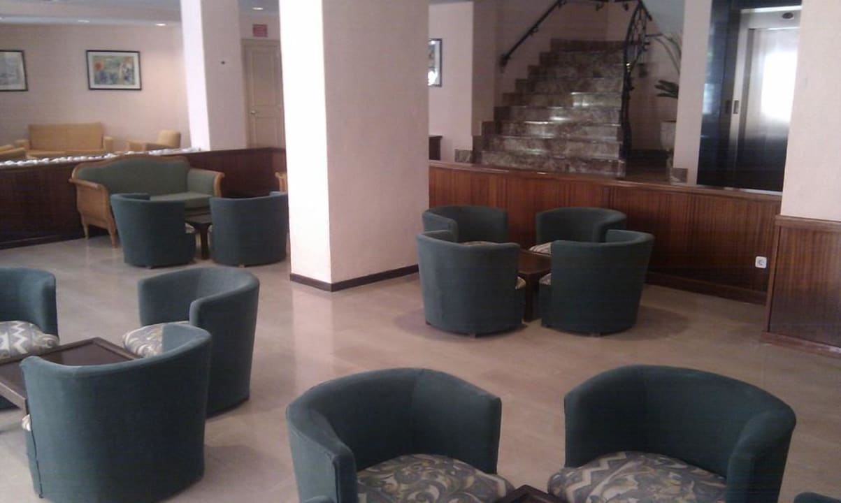 Lobby Reverence Mare - Adults only