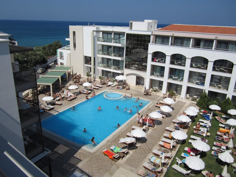 Ausblick vom Zimmer 4. Stock/ grosser Pool Albatros Spa & Resort Hotel