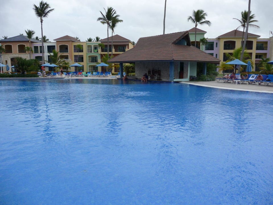 Pool mit Swim-in-Bar Ocean Blue & Sand