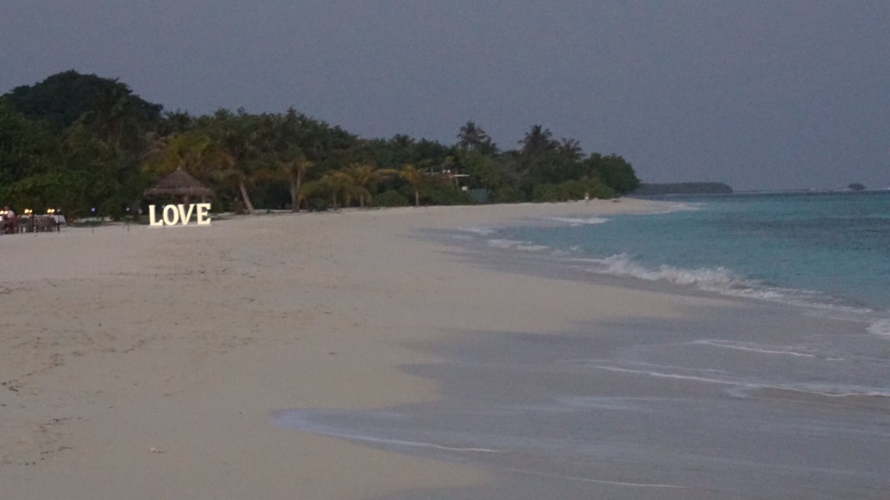 Strand Kuredu Island Resort & Spa