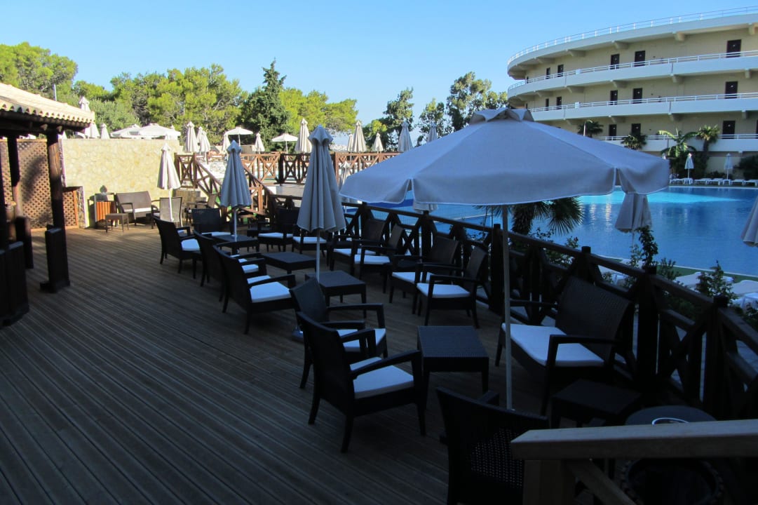 Pool an der Rezeotion Hotel Kalithea Horizon Royal