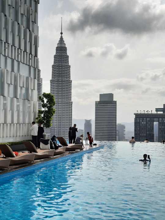 Pool The Face Suites