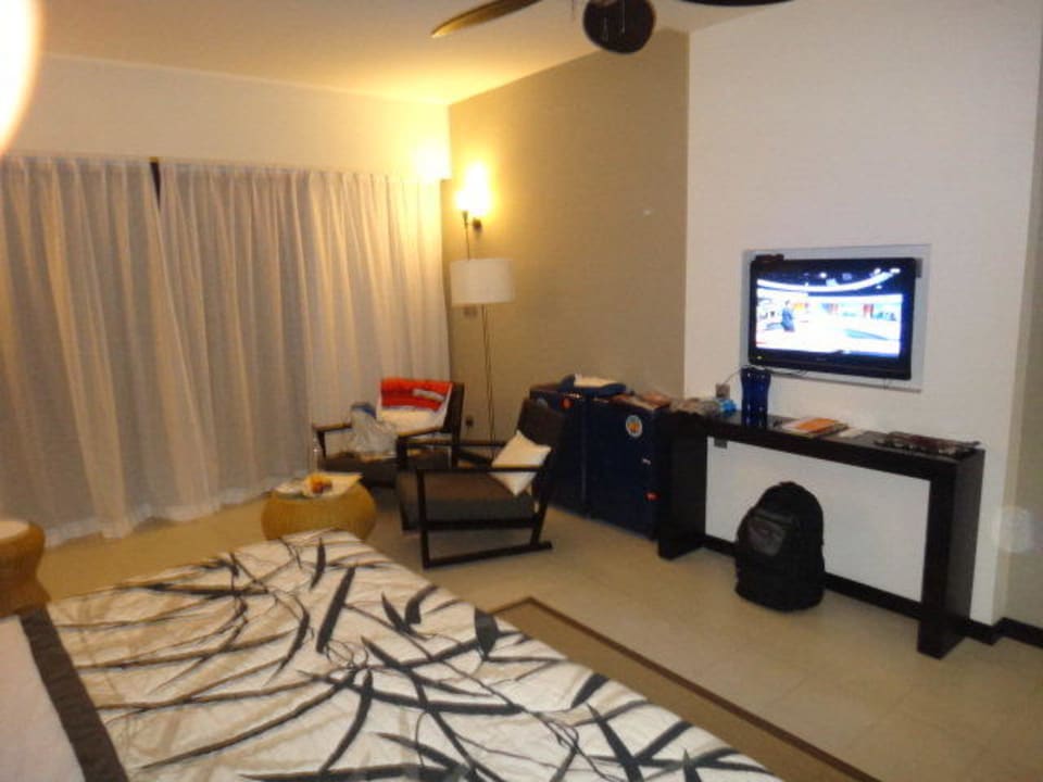 Super Bett Crystals Beach Resort Belle Mare, a member of Radisson Individuals