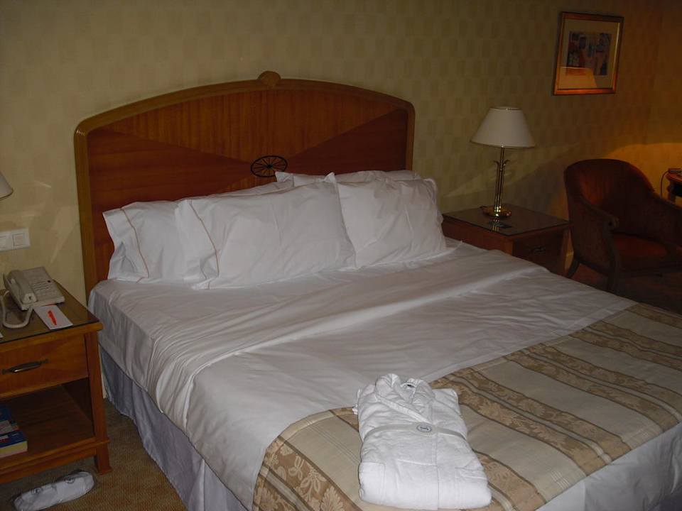 Bett Sheraton Warsaw Hotel