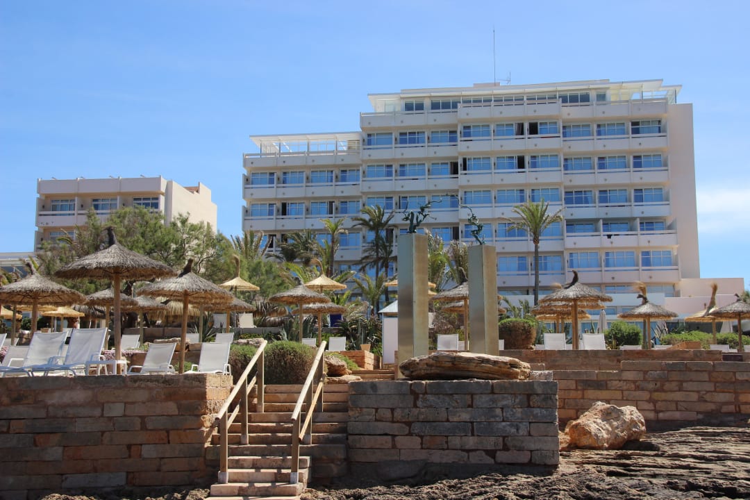 Hotel vom Meer aus Bikini Island & Mountain Hotel Es Trenc