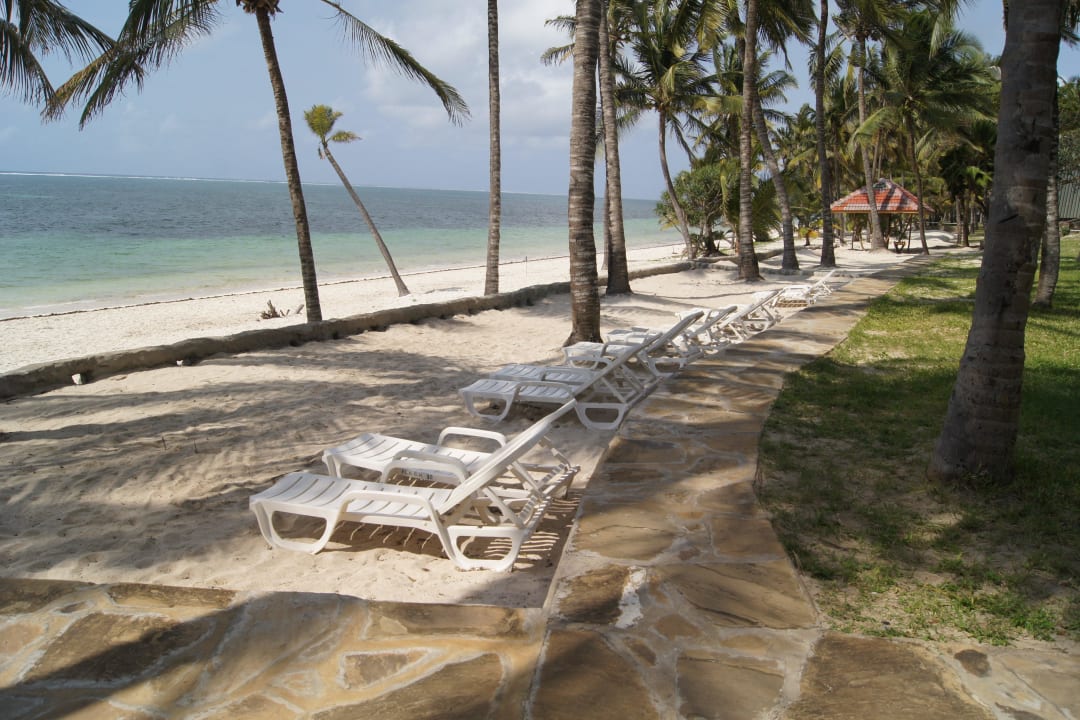 Liegen am Strand PrideInn Flamingo Beach Resort & Spa
