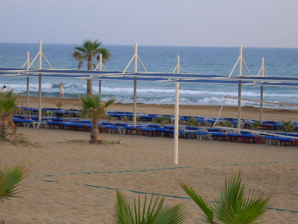 Strand Club Grand Side