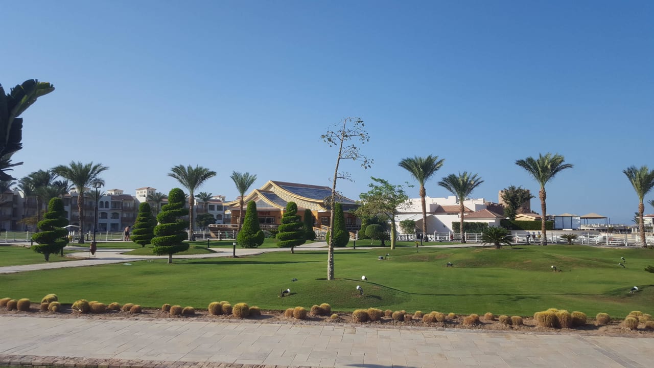 Gartenanlage des Dana Beach Resorts Pickalbatros Dana Beach Resort - Hurghada
