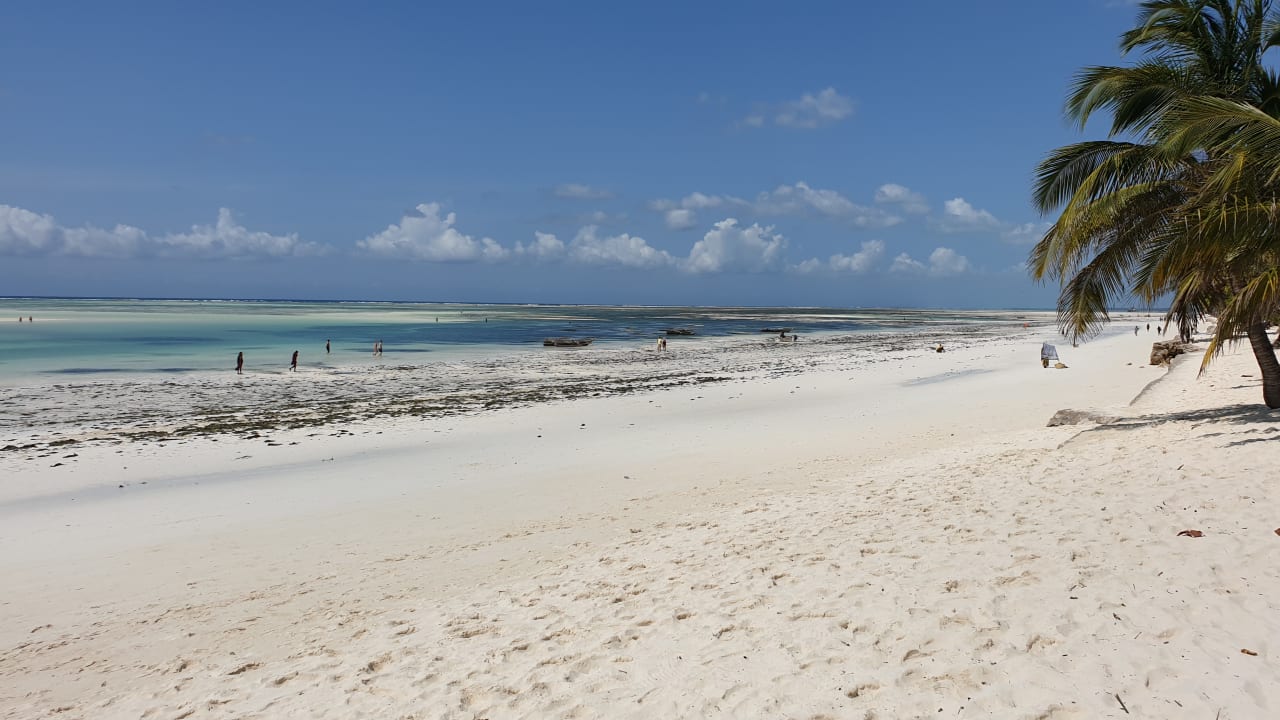 Strand Neptune Pwani Beach Resort & Spa
