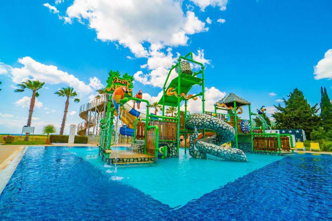 Pool Karya Family Resort  All Inclusive