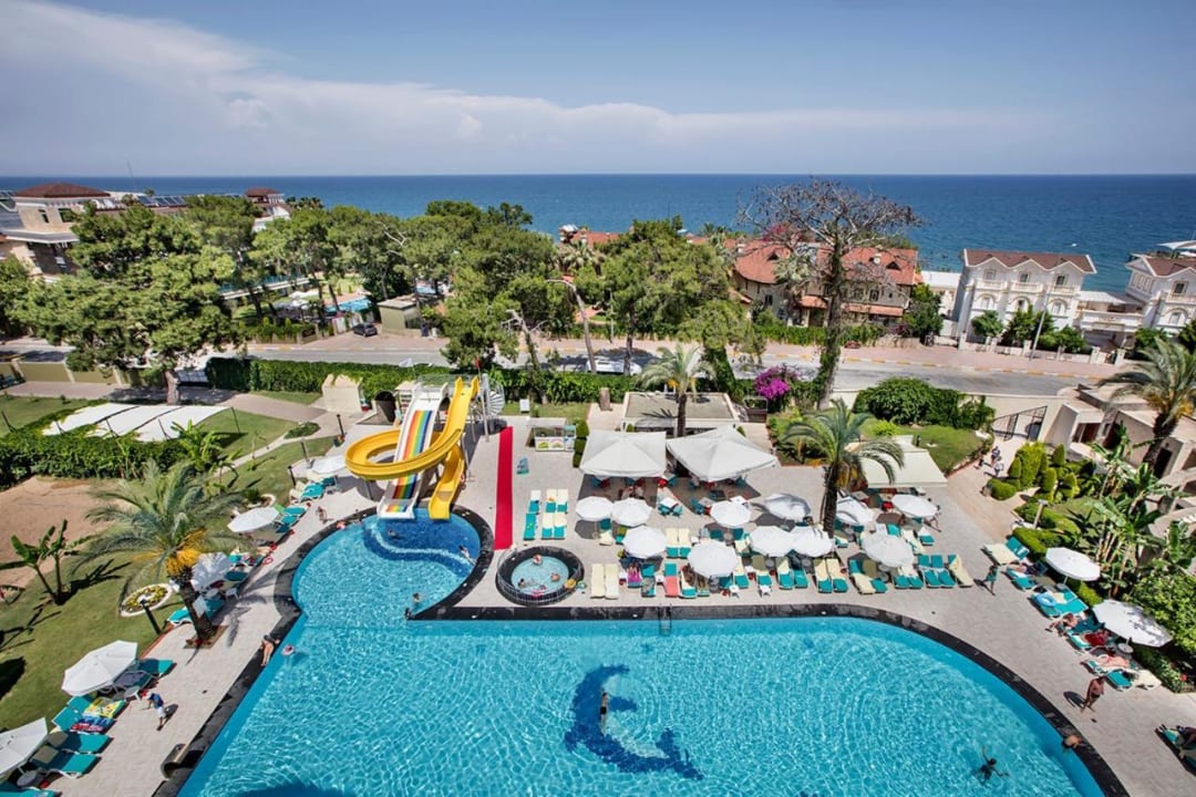 Pool Hotel Grand Ring