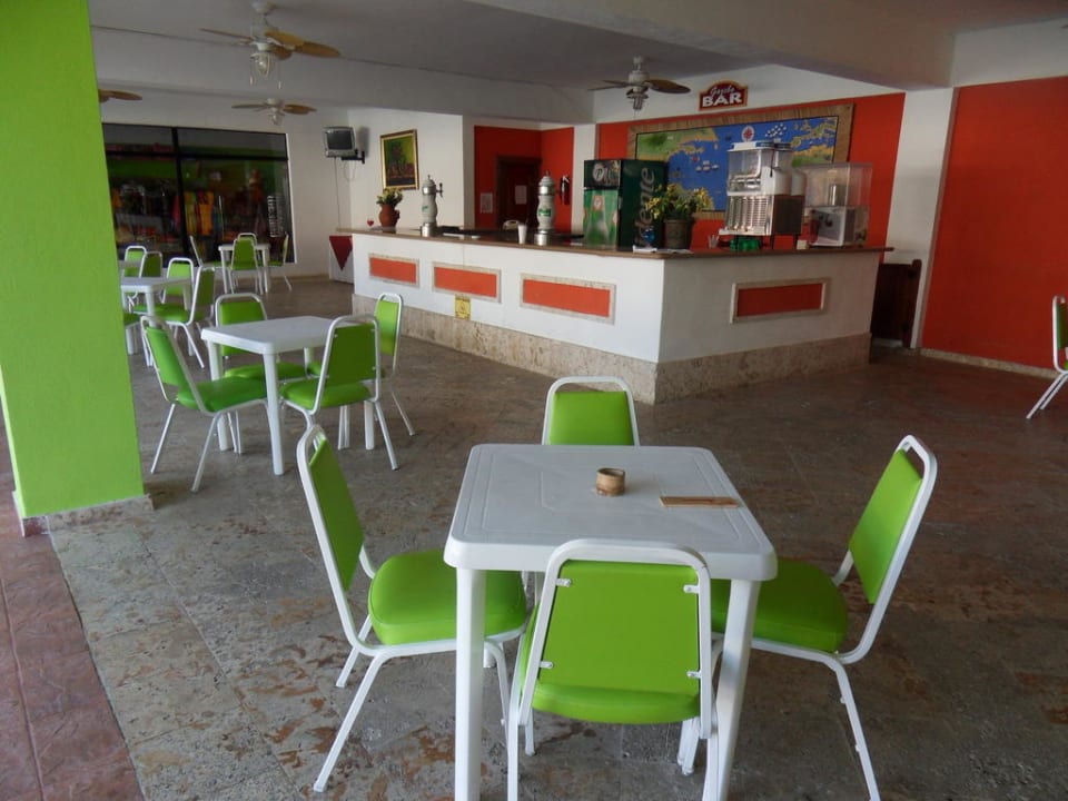 Poolbar Emotions by Hodelpa Puerto Plata