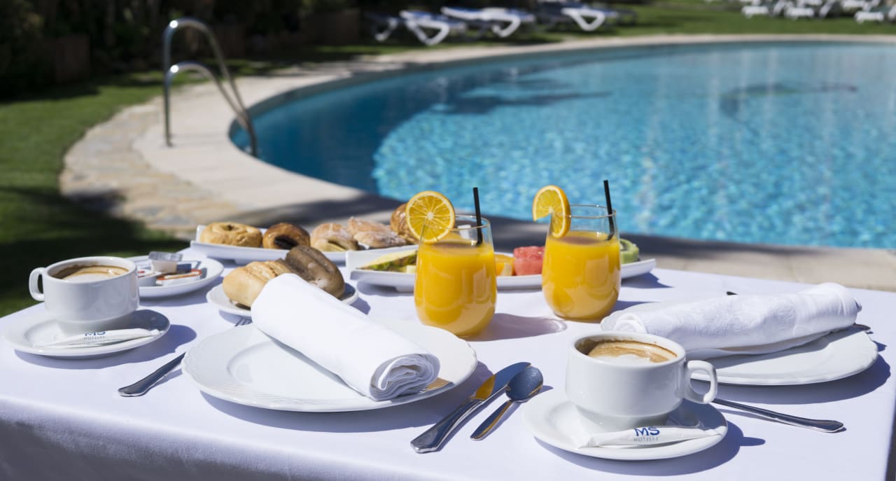 Pool Hotel MS Tropicana