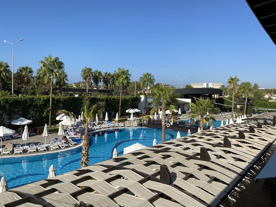 Pool Mary Hotel Side