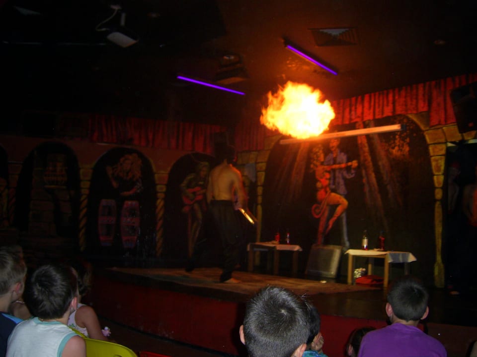 Fakir Show Hane Family Resort