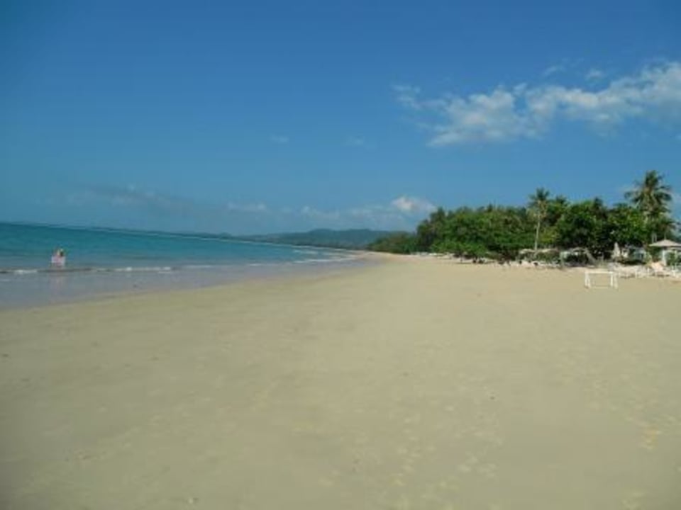 Strand bei Ebbe Kantary Beach Hotel - KHAO LAK
