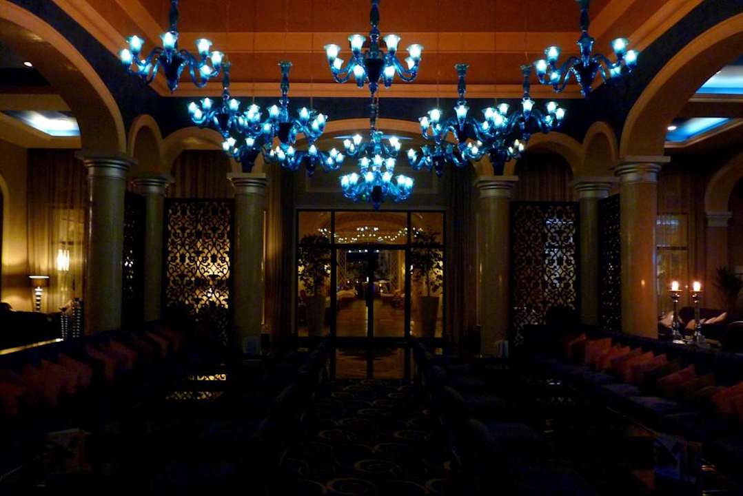 Bar przy lobby JAZ Aquamarine Resort