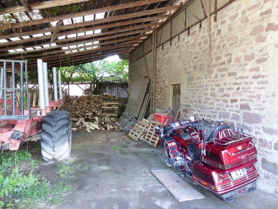 Unterstellmöglichkeit für Motorräder Pension am Rathaus