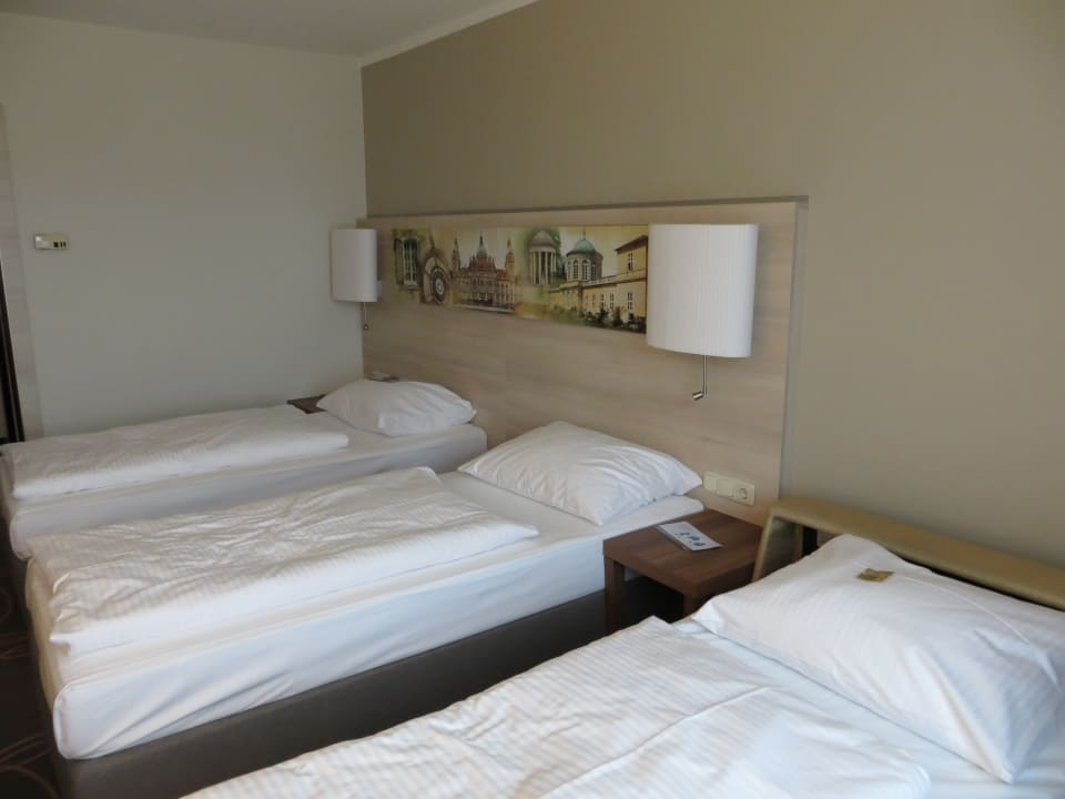 Zimmer H+ Hotel Hannover
